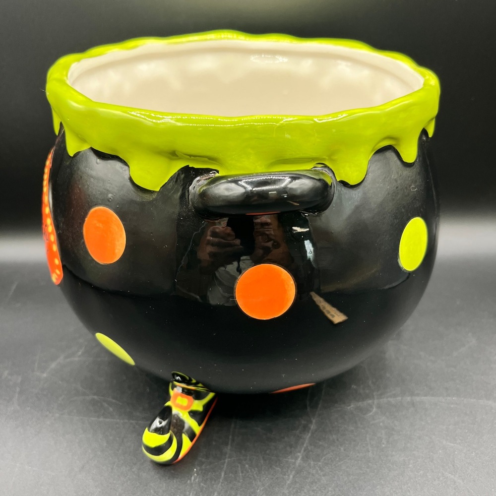Witch's Brew Halloween Cauldron Ceramic Bowl Witch Feet Polka Dots Black 7.5" - Picture 4 of 8